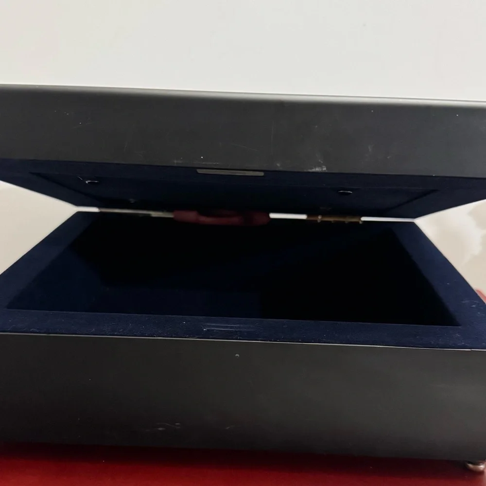 Renea Menzies Beautiful 3-D Oil Sculpted Flower Painting Black Jewelry Box - Picture 2 of 9